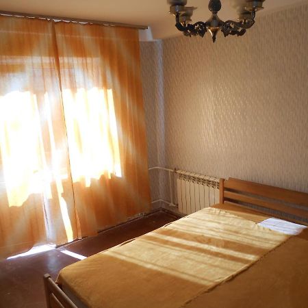 Ferienwohnung Проспект Героев Сталинграда 19 А Kiew Exterior foto